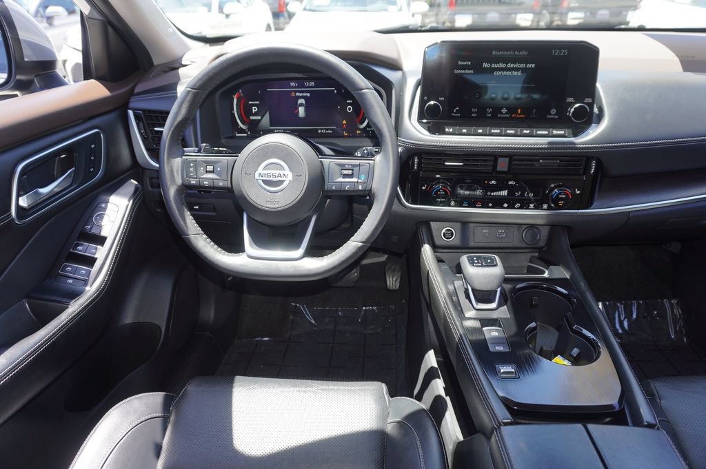 Used 2021 Nissan Rogue Platinum FWD image 13