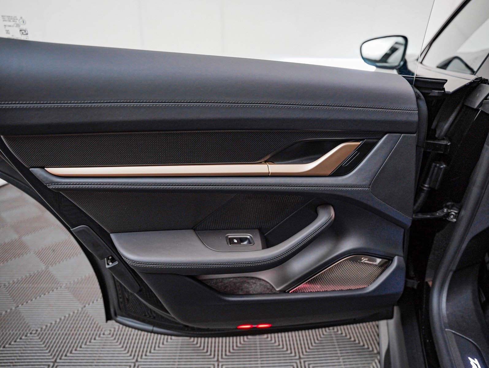 New 2026 Porsche Taycan Turbo S image 27