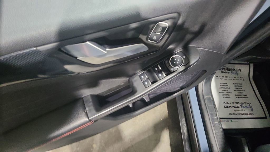 Used 2024 Ford Escape ST-Line Select w/ Class II Trailer Tow Package image 17