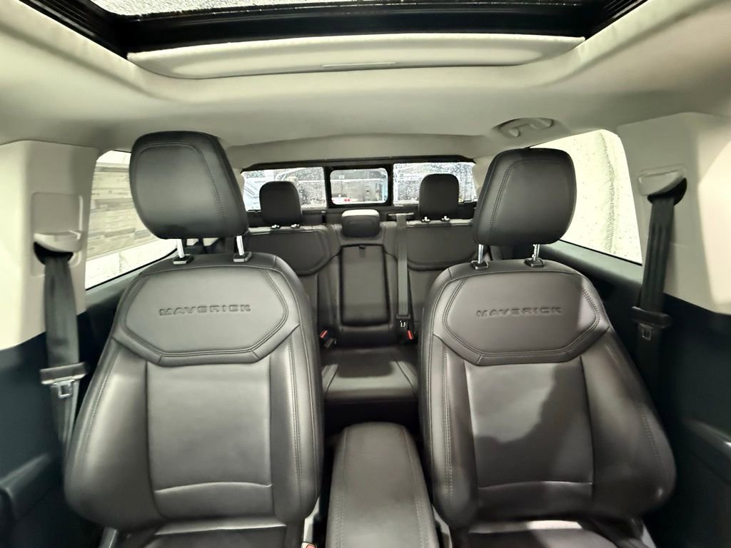 New 2025 Ford Maverick Lariat w/ Black Appearance Package image 29