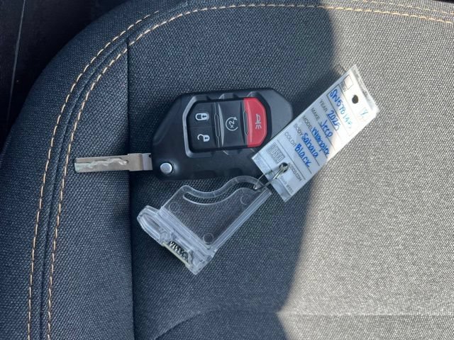 Used 2025 Jeep Wrangler Unlimited Sahara AWD/4WD image 17