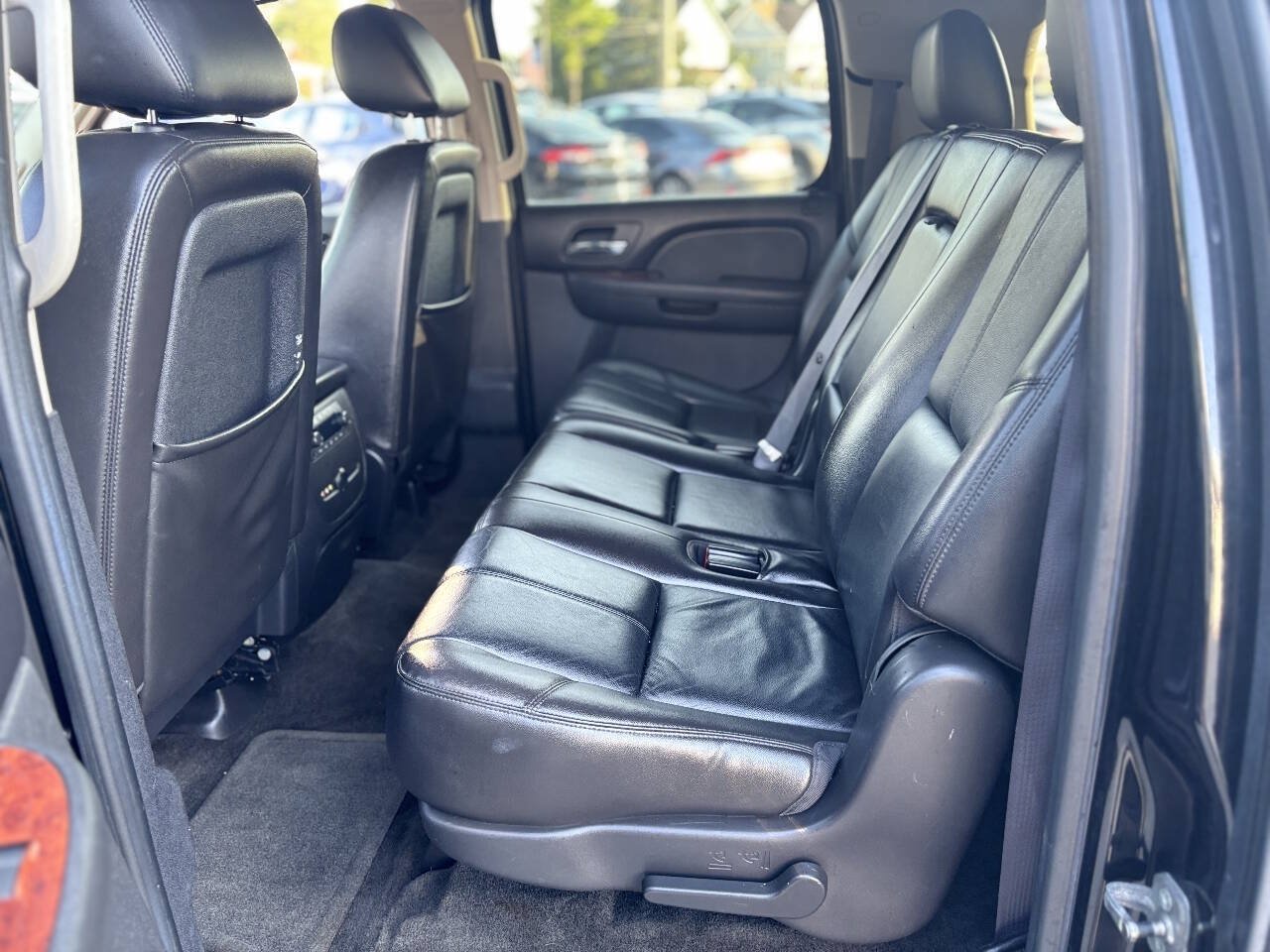 Used 2011 Chevrolet Suburban LT AWD/4WD image 23