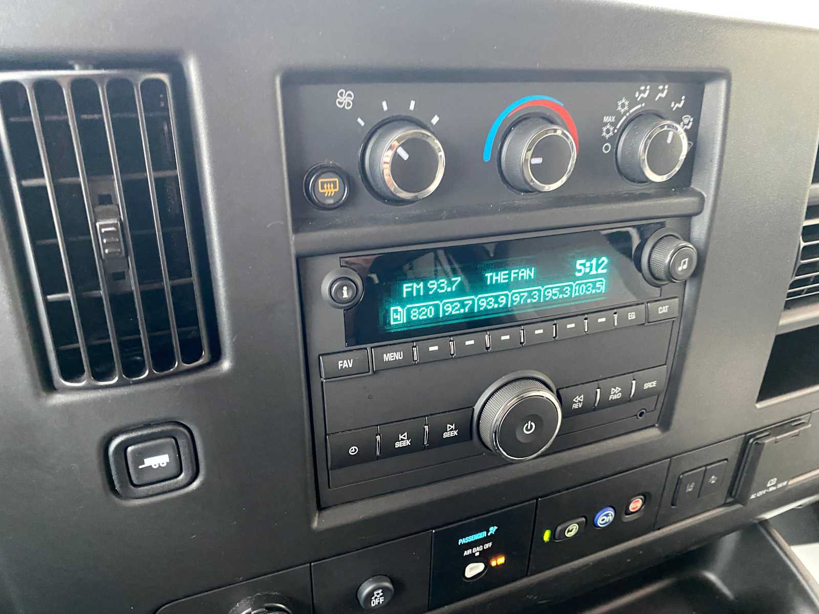 Used 2025 Chevrolet Express 3500 LT w/ LT Preferred Equipment Group RWD image 16