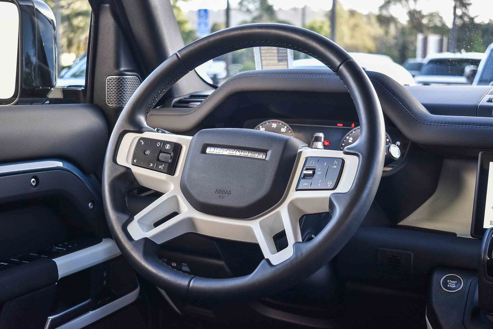 Used 2024 Land Rover Defender 110 S image 16