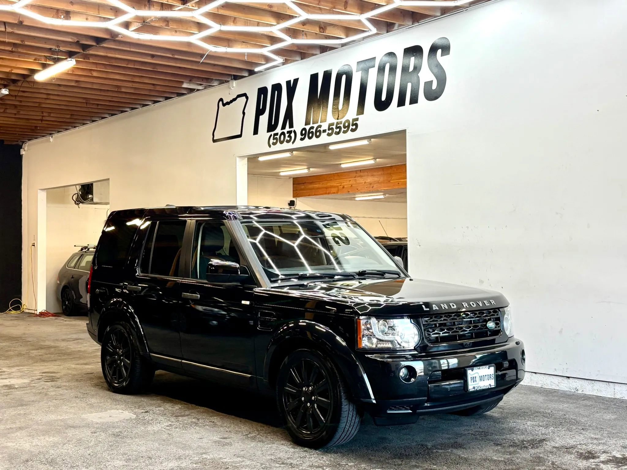 Used 2013 Land Rover LR4 HSE AWD/4WD image 1