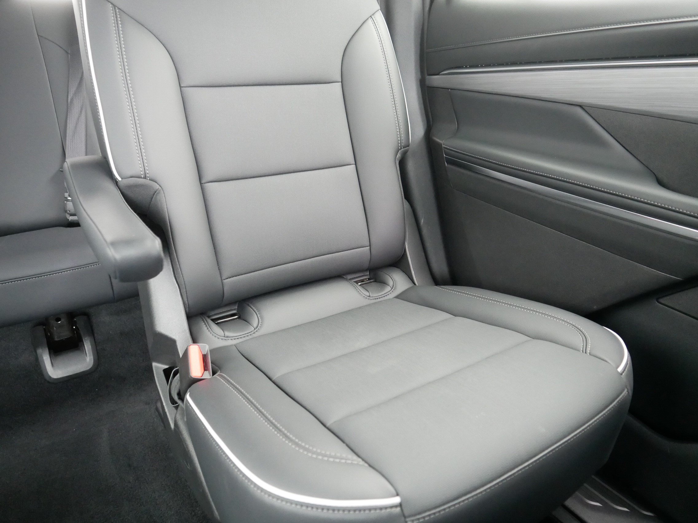 Used 2026 Buick Enclave Preferred AWD/4WD image 14