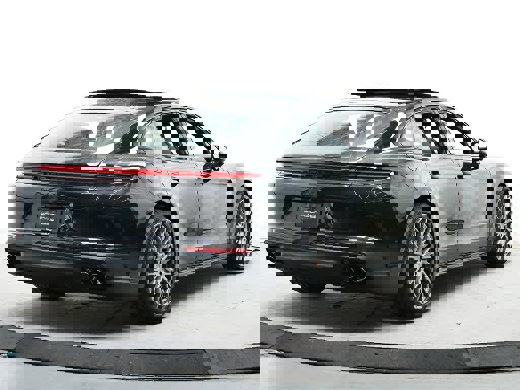 New 2025 Porsche Panamera 4 image 7