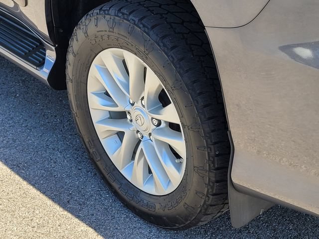 Used 2015 Lexus GX 460 w/ Premium Package AWD/4WD image 8