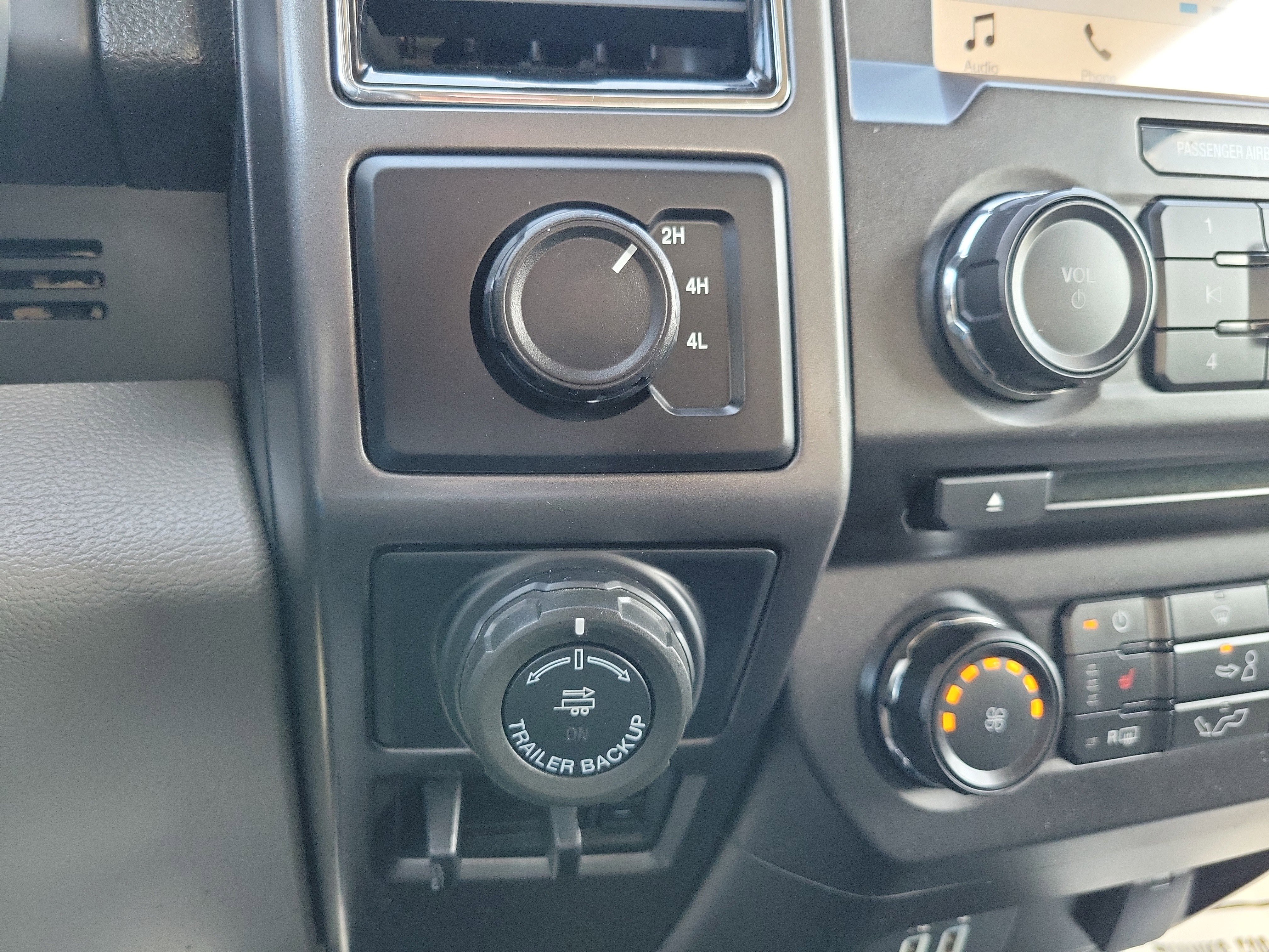 Used 2018 Ford F150 XLT w/ Equipment Group 302A Luxury AWD/4WD image 26