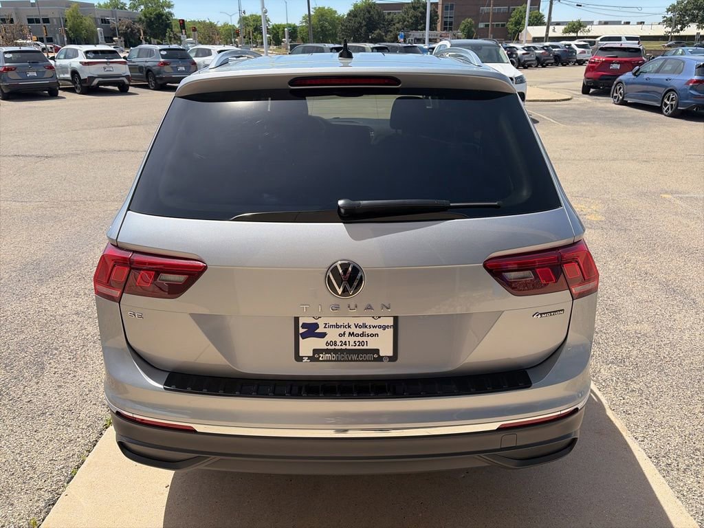 Certified 2023 Volkswagen Tiguan SE w/ Panoramic Sunroof Package AWD/4WD image 8