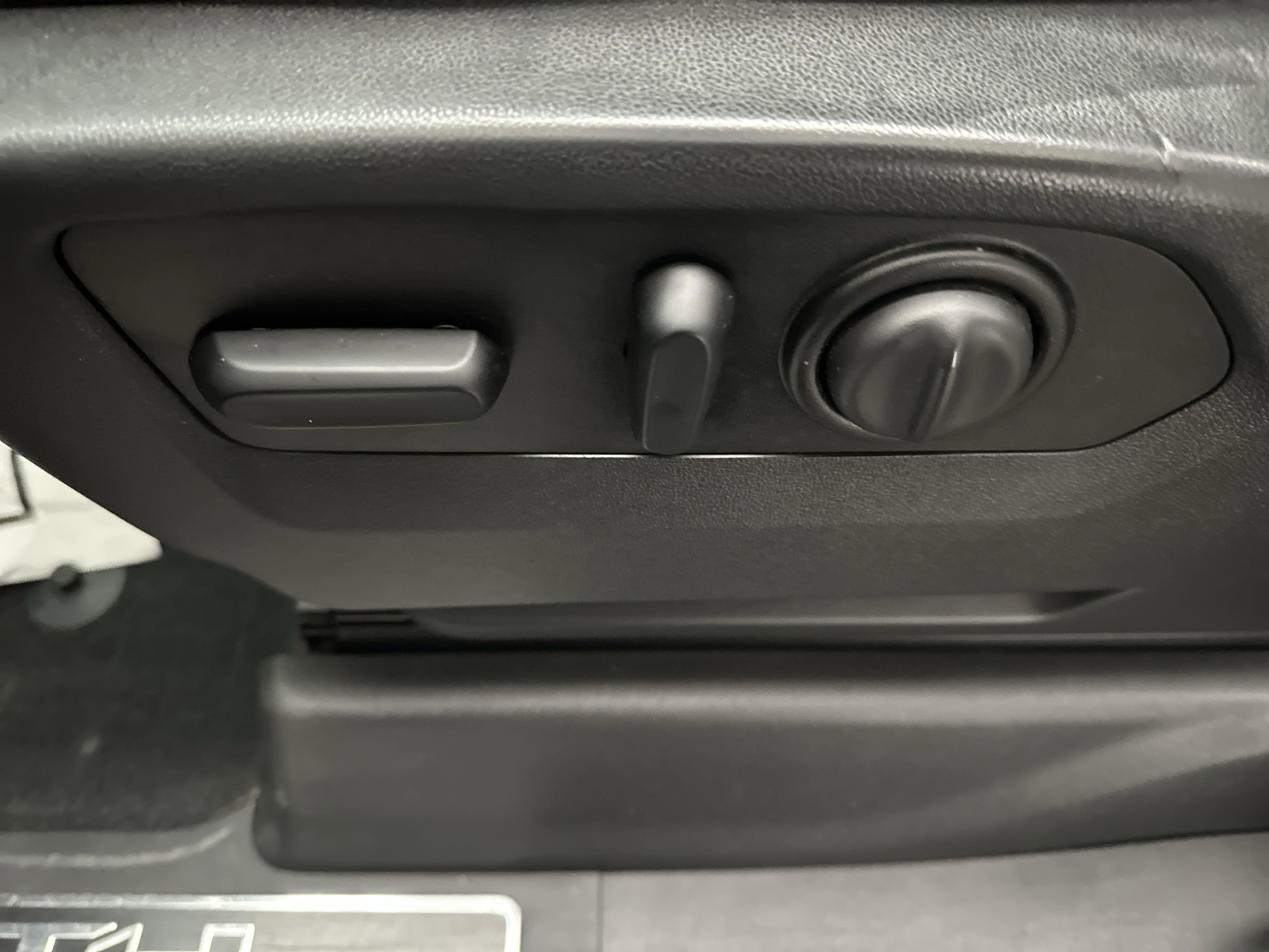 Used 2020 GMC Sierra 1500 AT4 w/ AT4 Preferred Package image 24