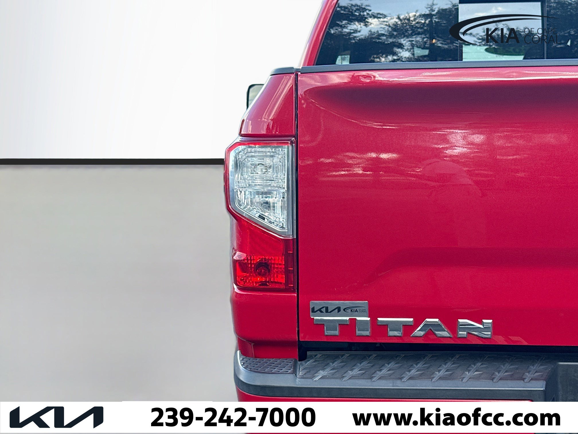Used 2021 Nissan Titan SV w/ SV Convenience Package image 10