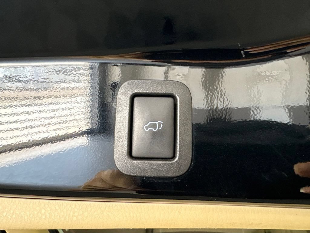 Used 2017 Toyota Highlander Limited FWD image 30