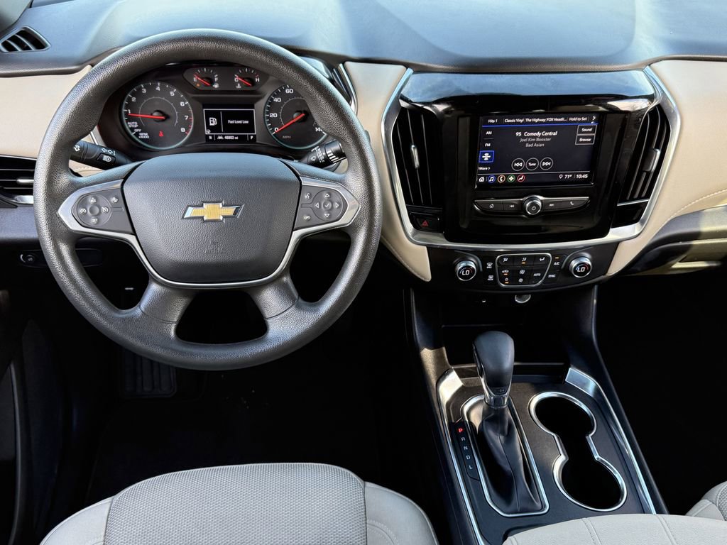 Used 2023 Chevrolet Traverse LS FWD image 11