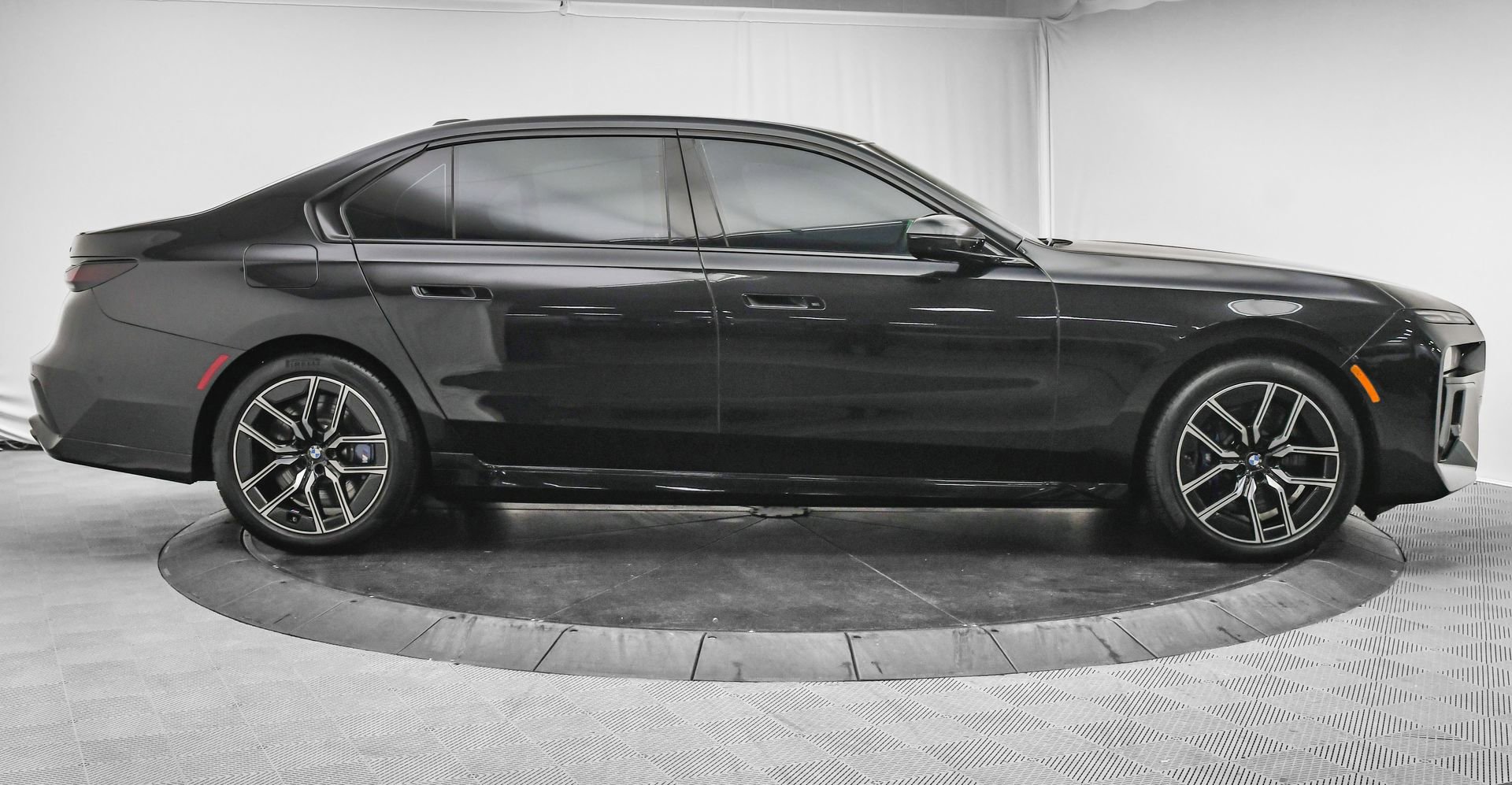 Used 2024 BMW 760i xDrive 760i xDrive image 10