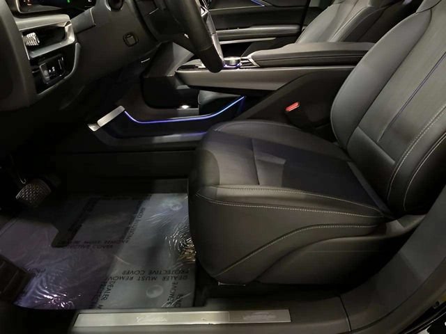Used 2024 Cadillac Lyriq Luxury RWD image 46