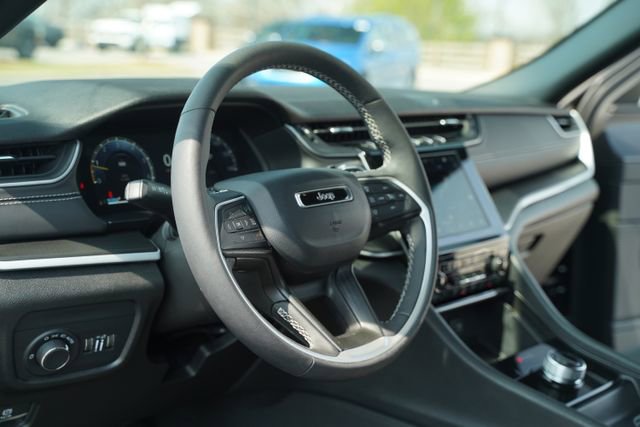 Used 2025 Jeep Grand Cherokee L Altitude image 29