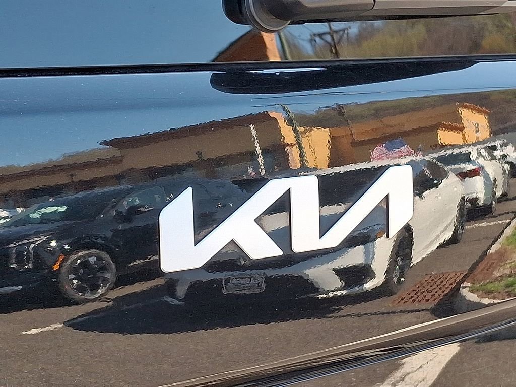 Used 2023 Kia Soul LX image 29