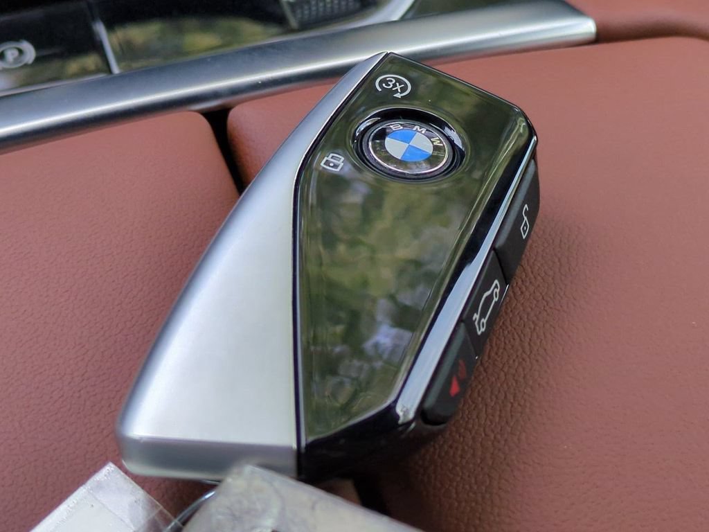 New 2026 BMW ALPINA XB7 AWD/4WD image 29