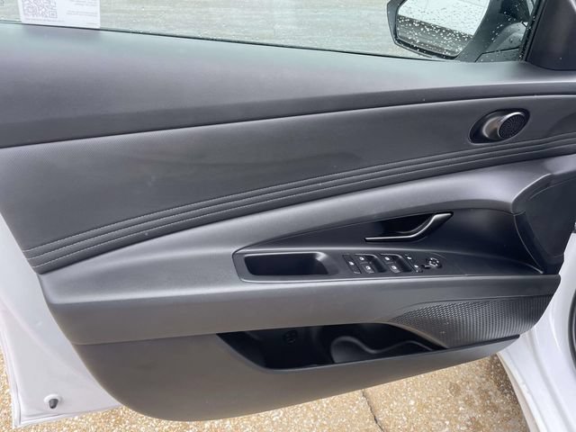 Used 2025 Hyundai Elantra Sport FWD image 10