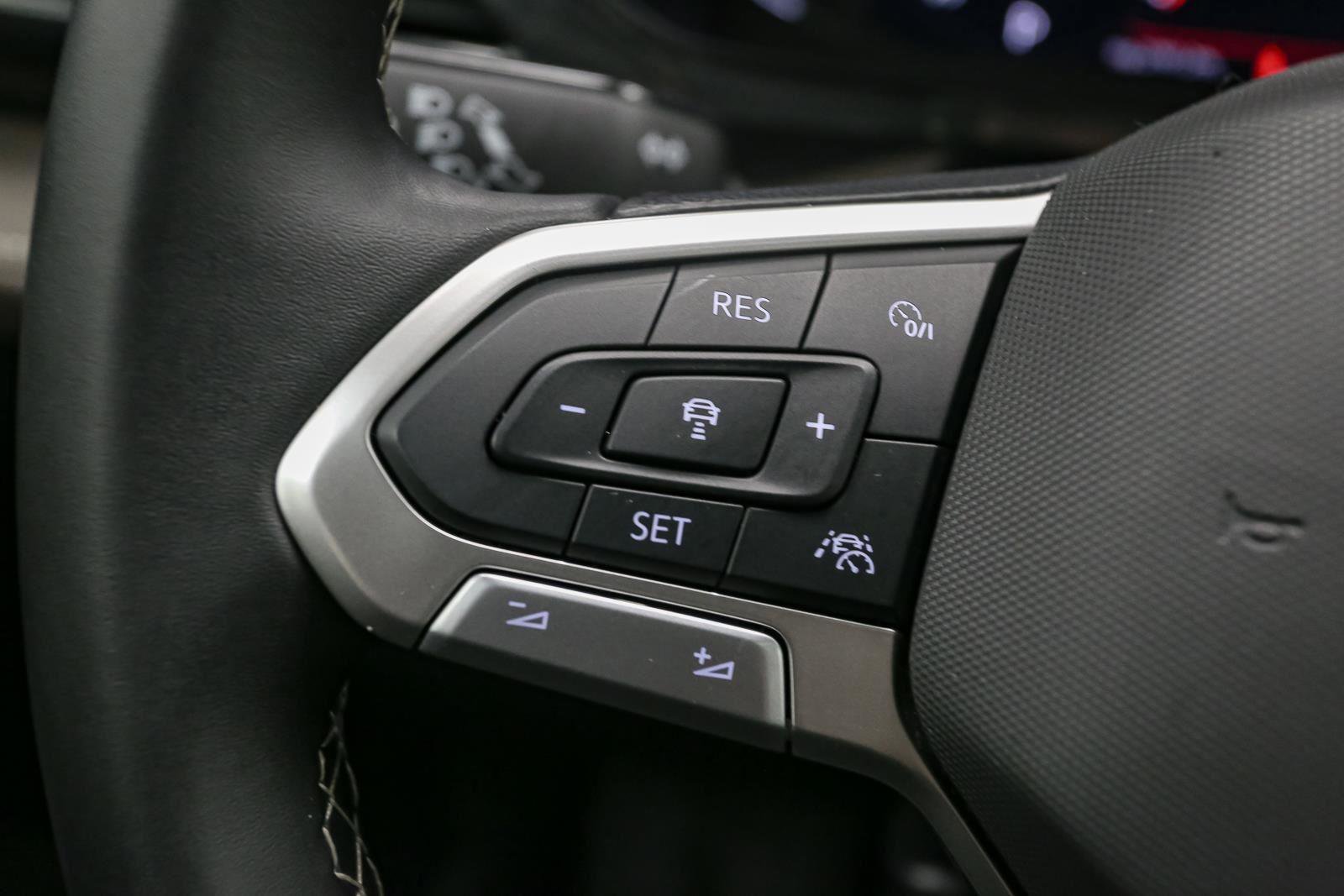 Certified 2024 Volkswagen Taos SEL image 39