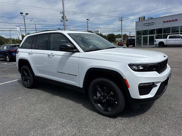 New 2025 Jeep Grand Cherokee Limited w/ Black Appearance Package