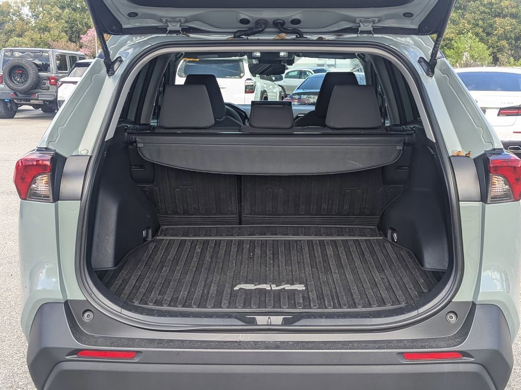 Used 2020 Toyota RAV4 XLE image 7