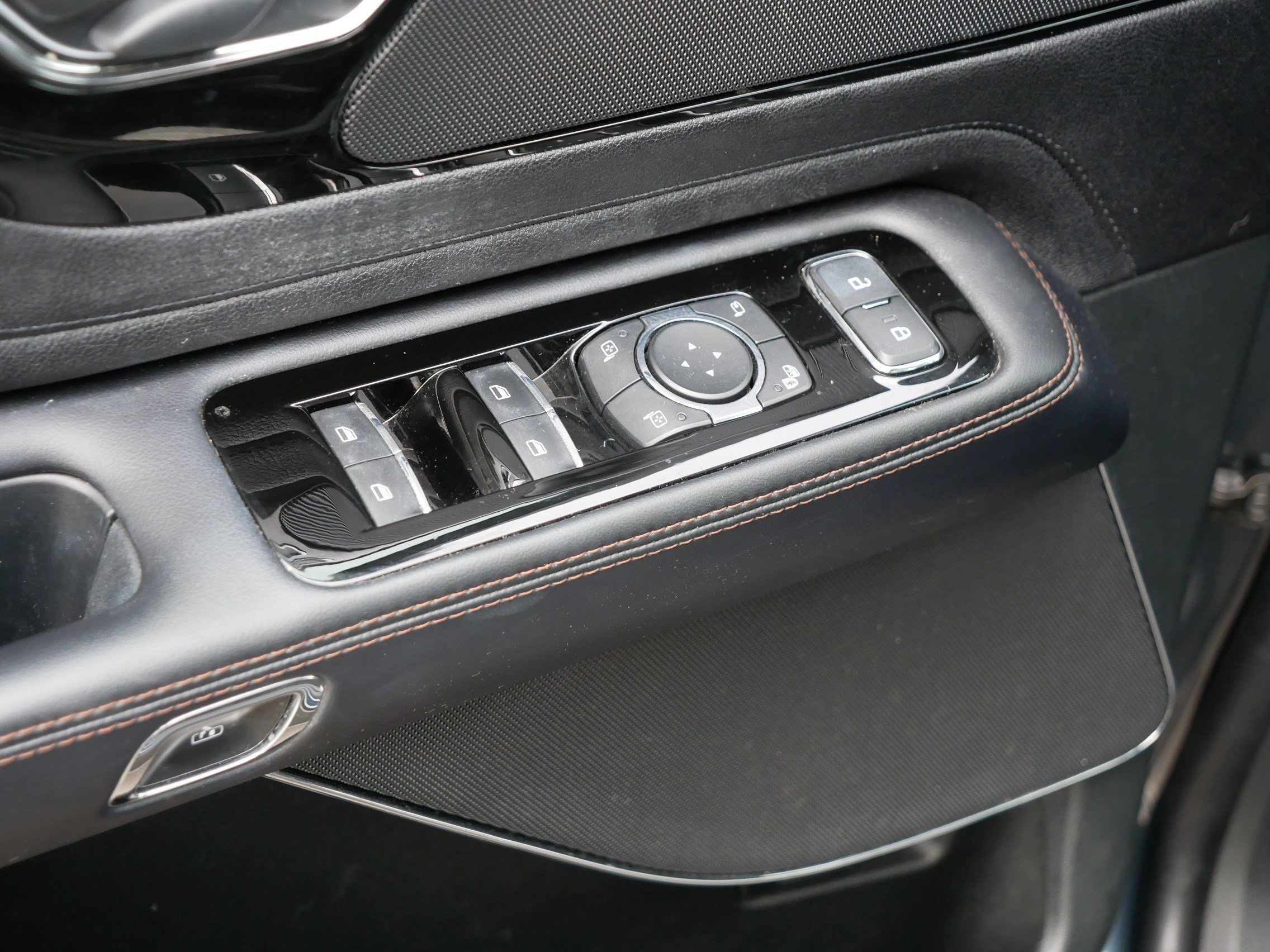 Used 2022 Lincoln Aviator Reserve w/ Elements Package Plus image 19