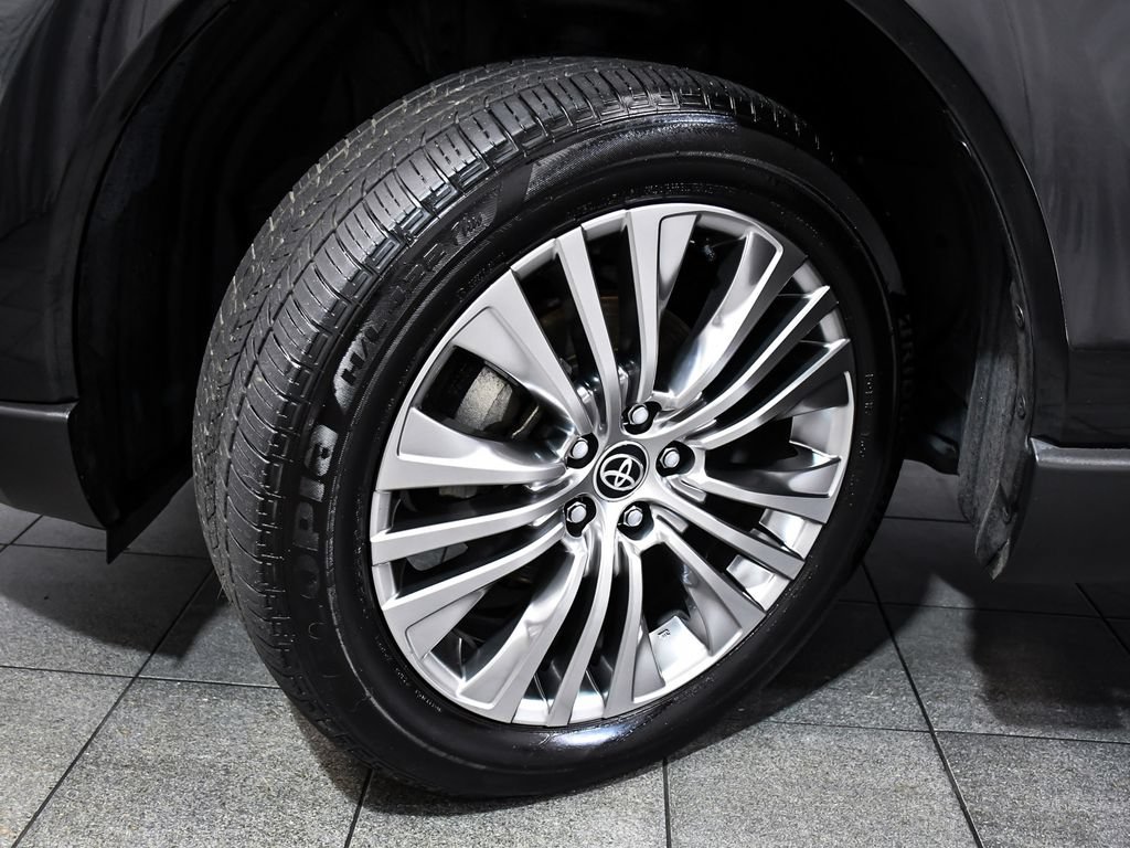 Used 2023 Toyota Venza Limited AWD/4WD image 7