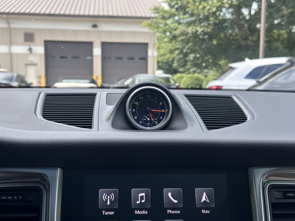 Used 2017 Porsche Macan image 39