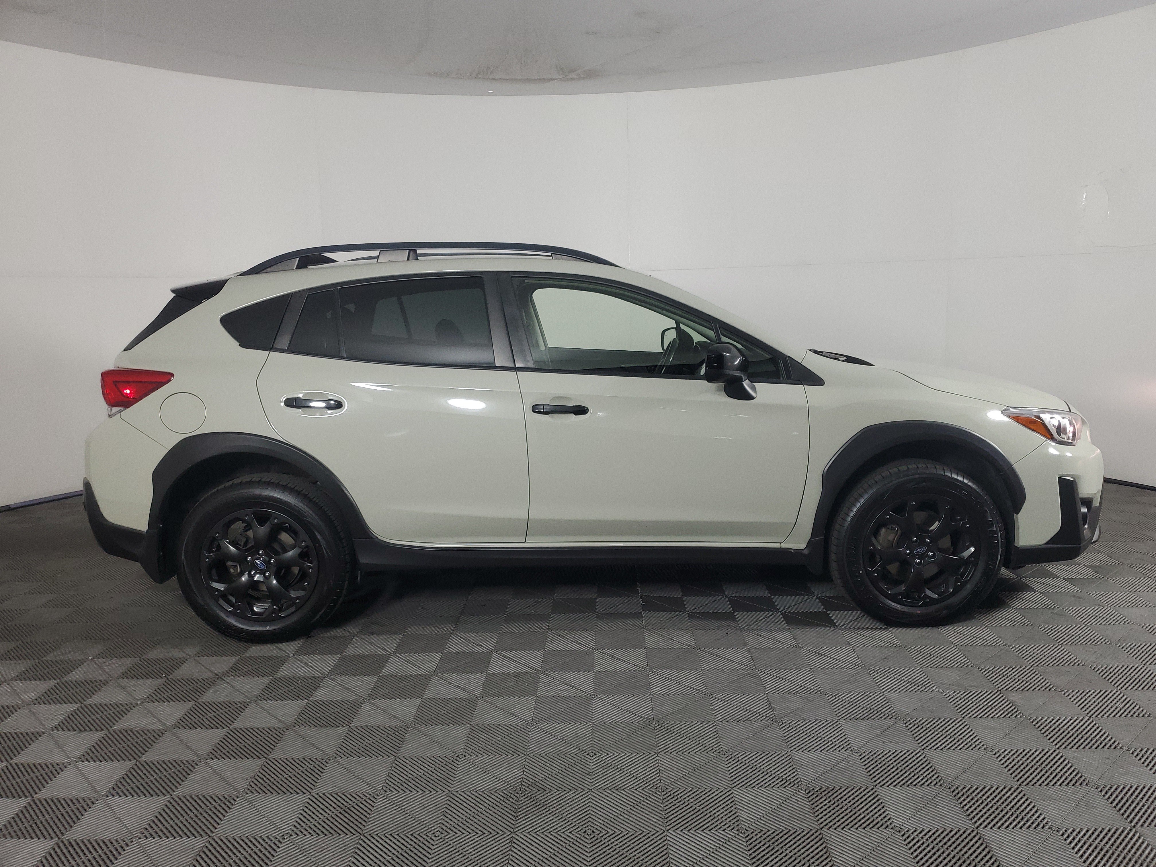 Used 2023 Subaru Crosstrek 2.0i Premium w/ Popular Package #3 AWD/4WD image 3
