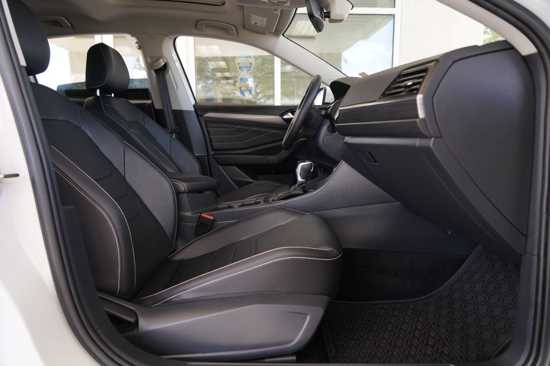 Used 2024 Volkswagen Jetta SEL FWD image 18