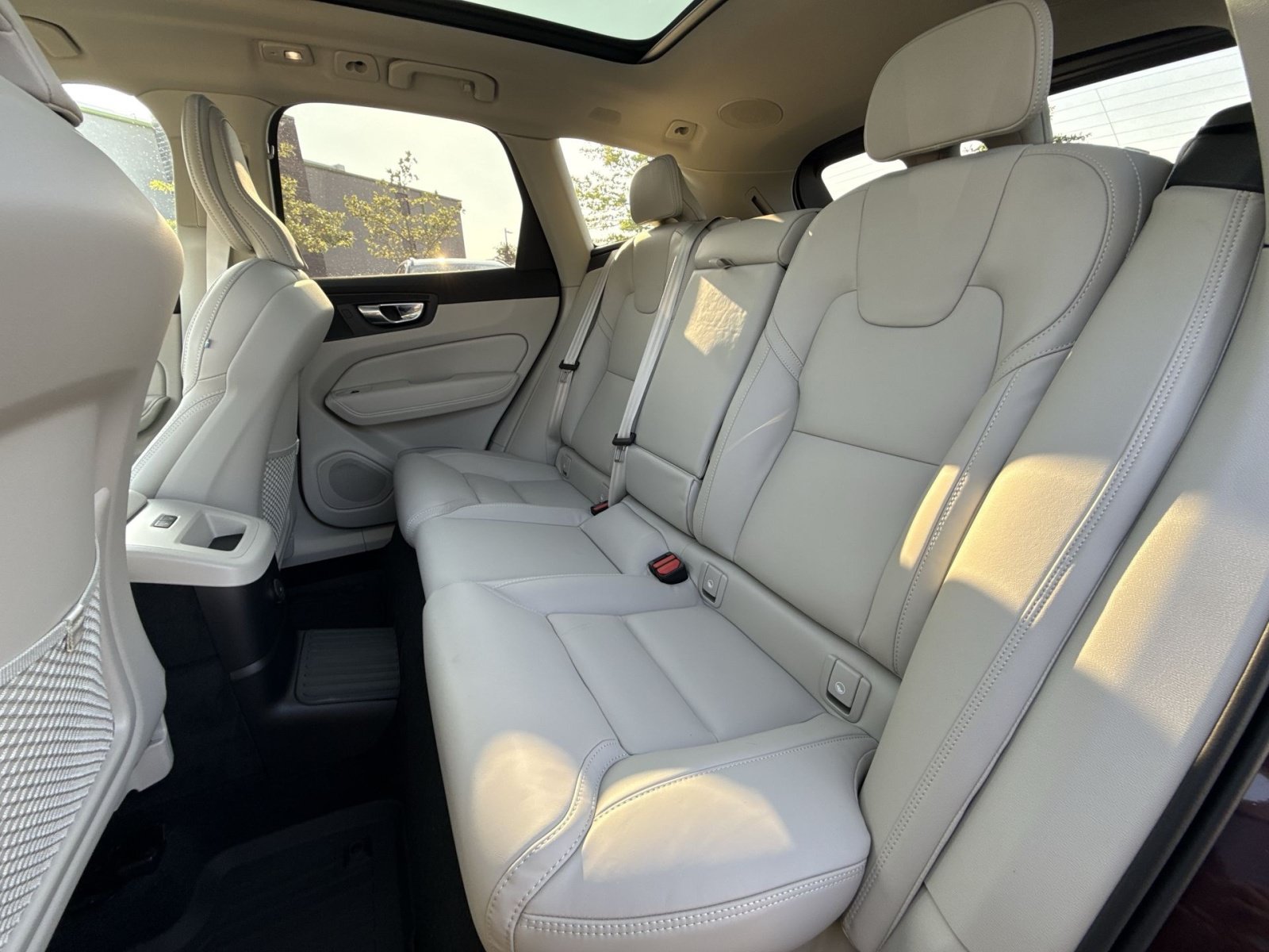 New 2026 Volvo XC60 T8 Ultra w/ Protection Package Premier AWD/4WD image 25