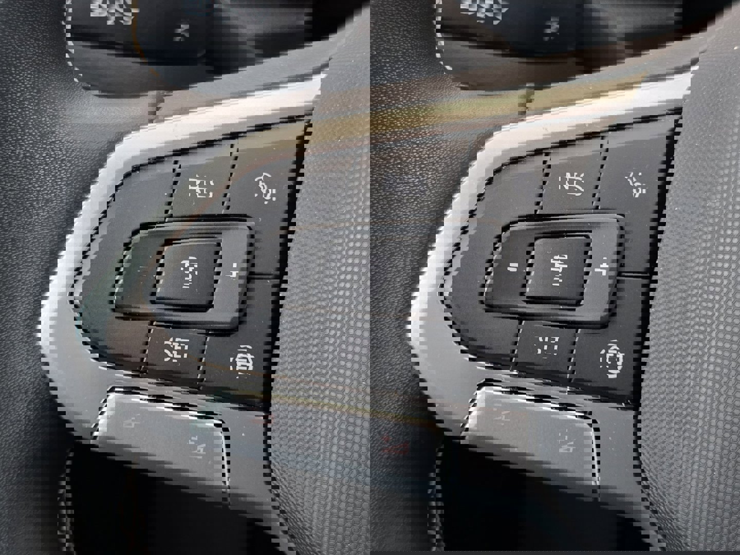 Used 2023 Volkswagen Atlas SE image 12