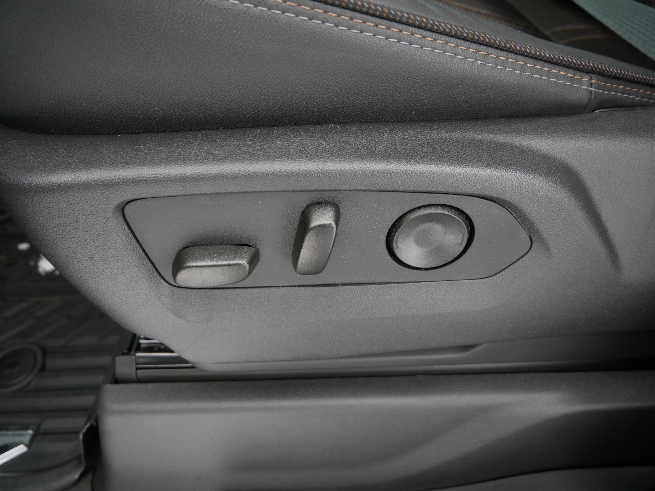 Used 2026 Chevrolet Silverado 1500 High Country w/ Technology Package image 27