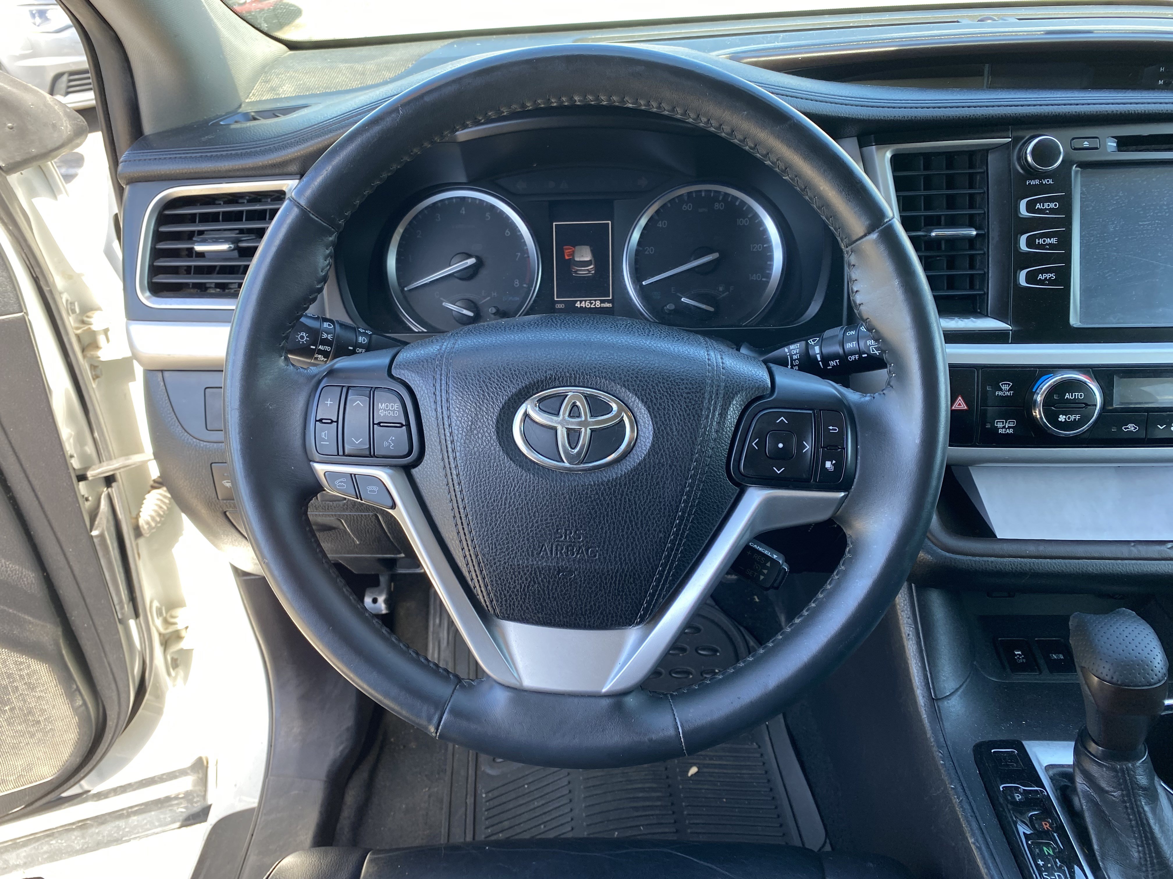 Used 2019 Toyota Highlander XLE FWD image 13