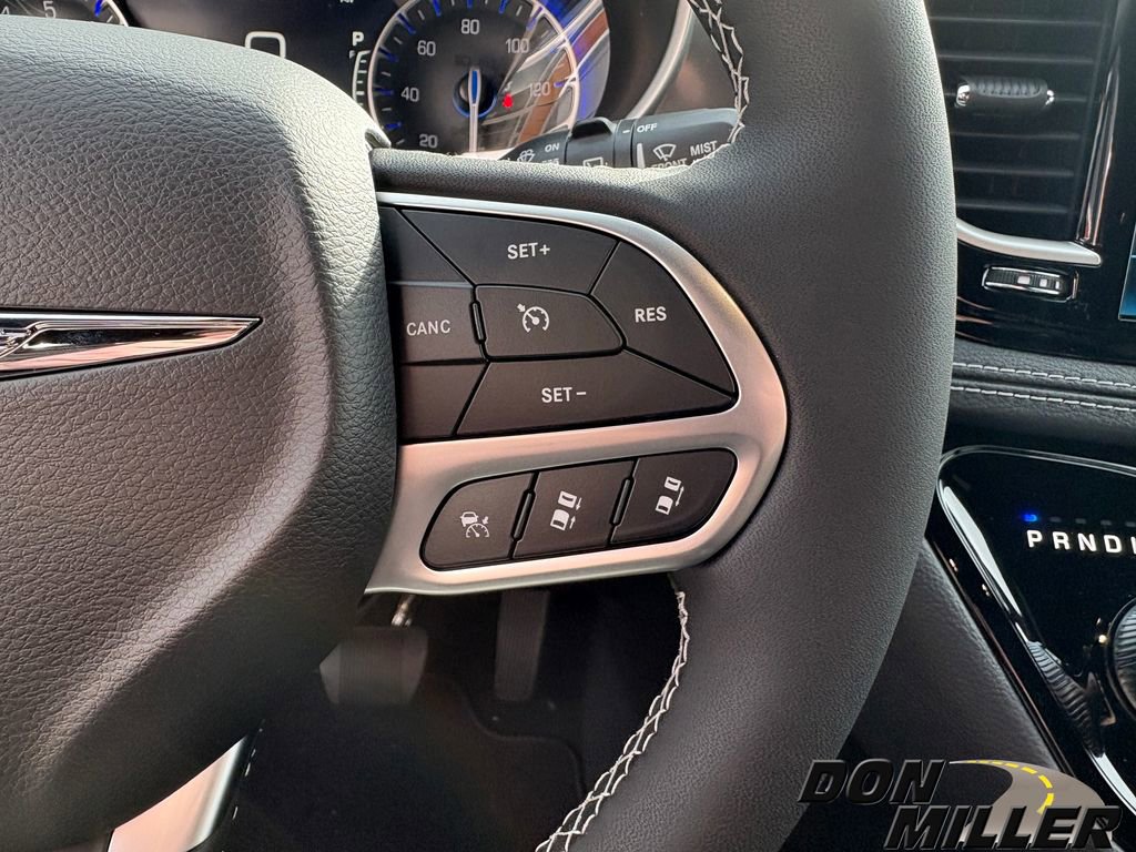 New 2026 Chrysler Pacifica Select image 15