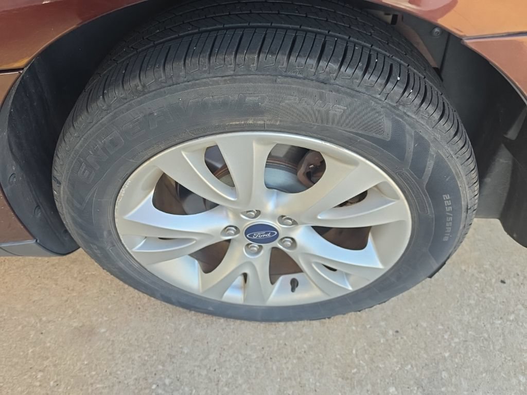 Used 2012 Ford Taurus SEL FWD image 10