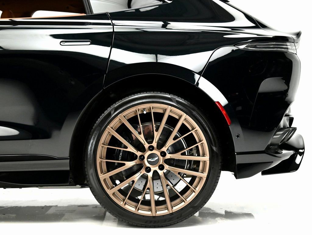New 2026 Aston Martin DBX 707 image 9