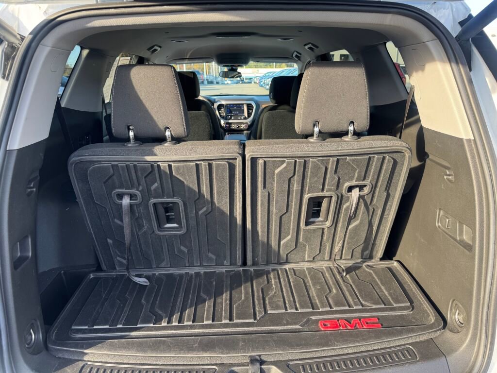 Used 2023 GMC Acadia SLE w/ Driver Convenience Package image 18