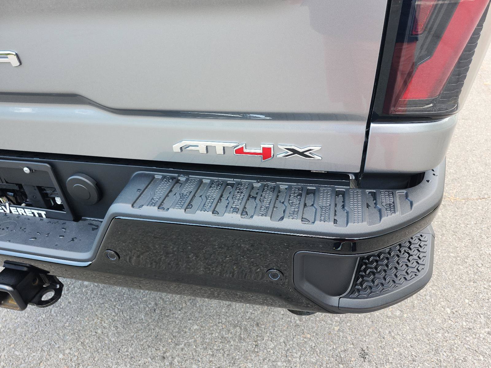 Used 2026 GMC Sierra 2500 AT4X AWD/4WD image 4