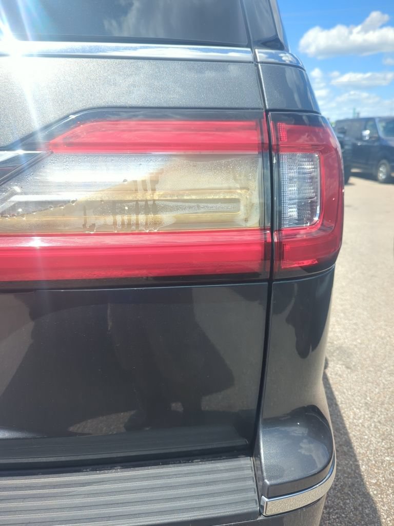 Used 2018 Lincoln Navigator Reserve w/ Technology Package AWD/4WD image 18