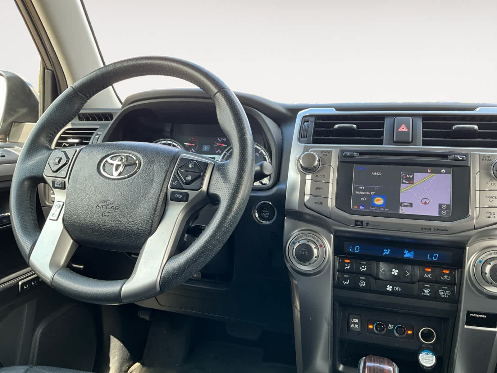 Used 2018 Toyota 4Runner Limited AWD/4WD image 10