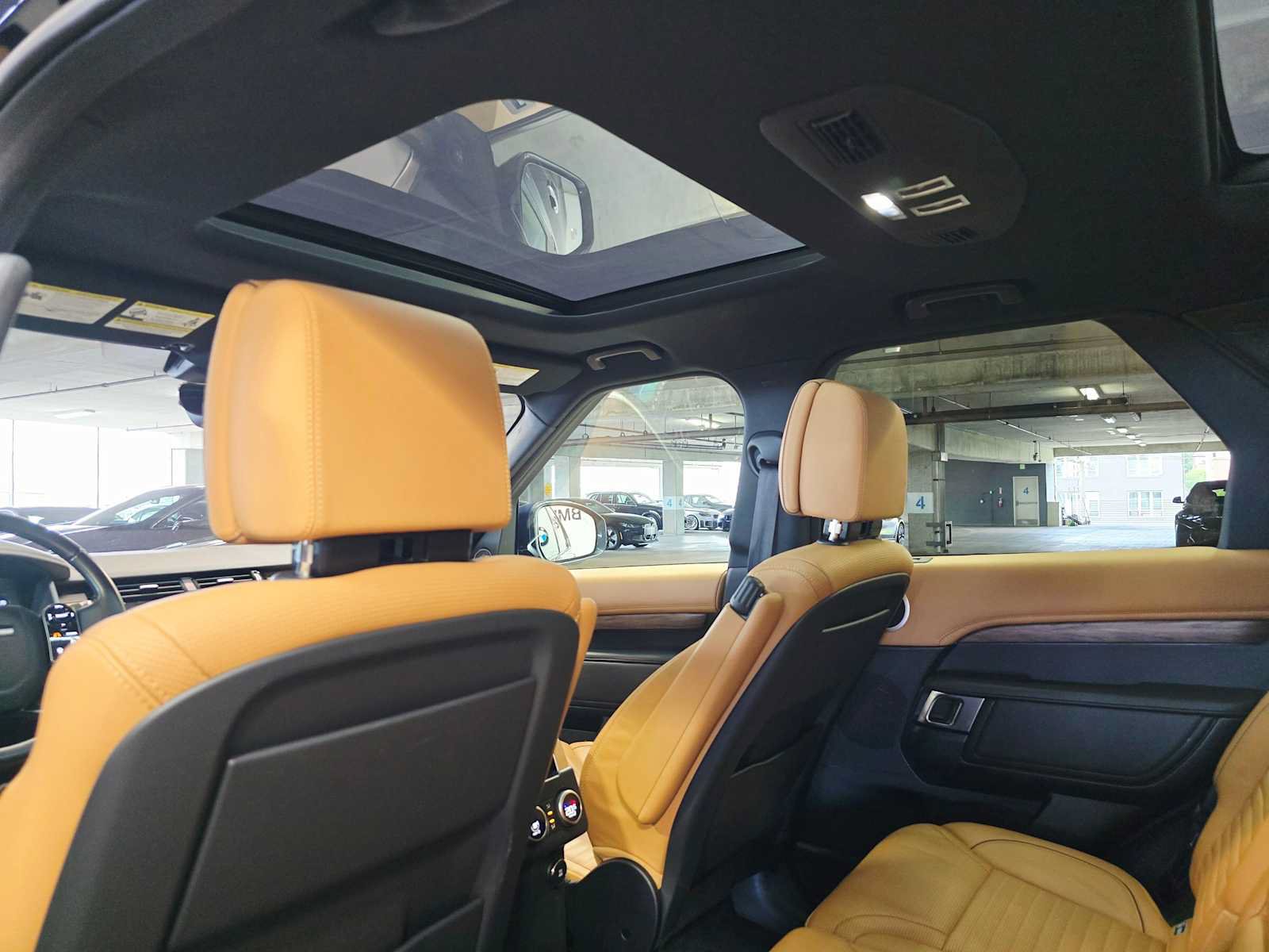 Used 2020 Land Rover Discovery HSE Luxury AWD/4WD image 26