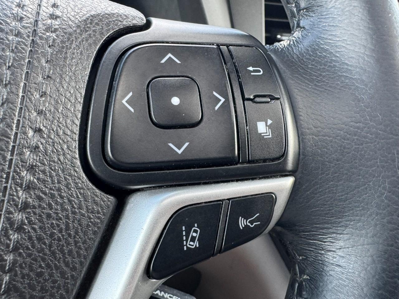 Used 2018 Toyota Sienna XLE w/ Protection Package AWD/4WD image 18