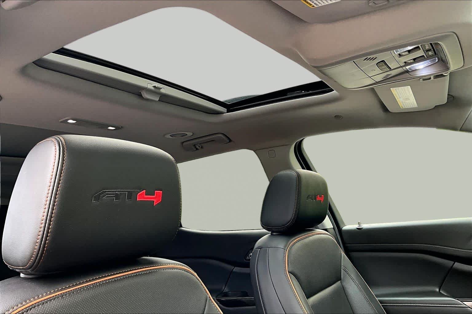 Used 2023 GMC Acadia AT4 w/ Preferred Package AWD/4WD image 14