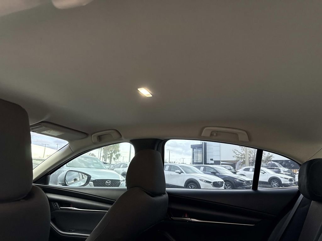 Used 2021 MAZDA MAZDA3 Sedan image 21
