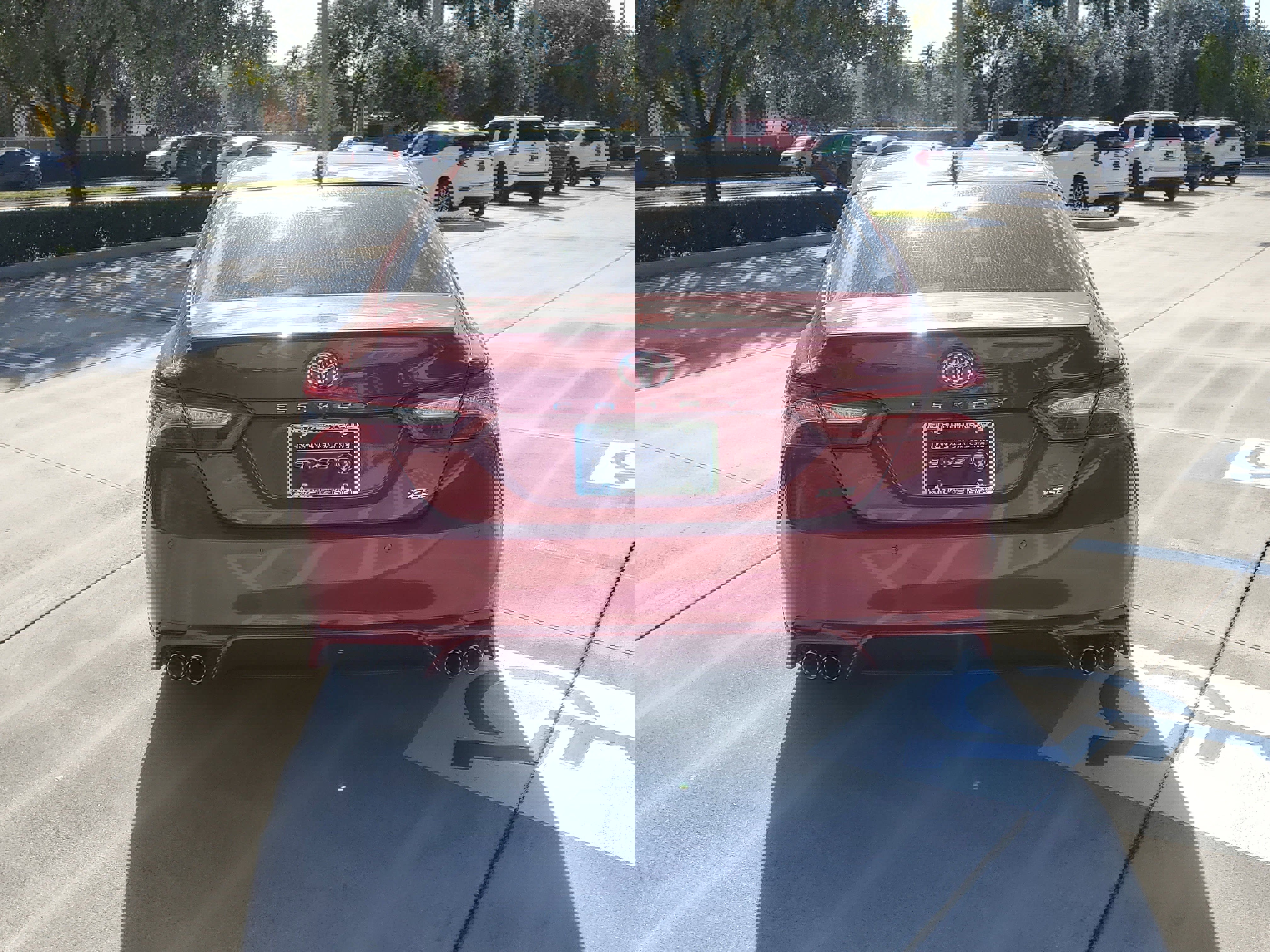 Used 2018 Toyota Camry XSE w/ Driver Assist Package image 9