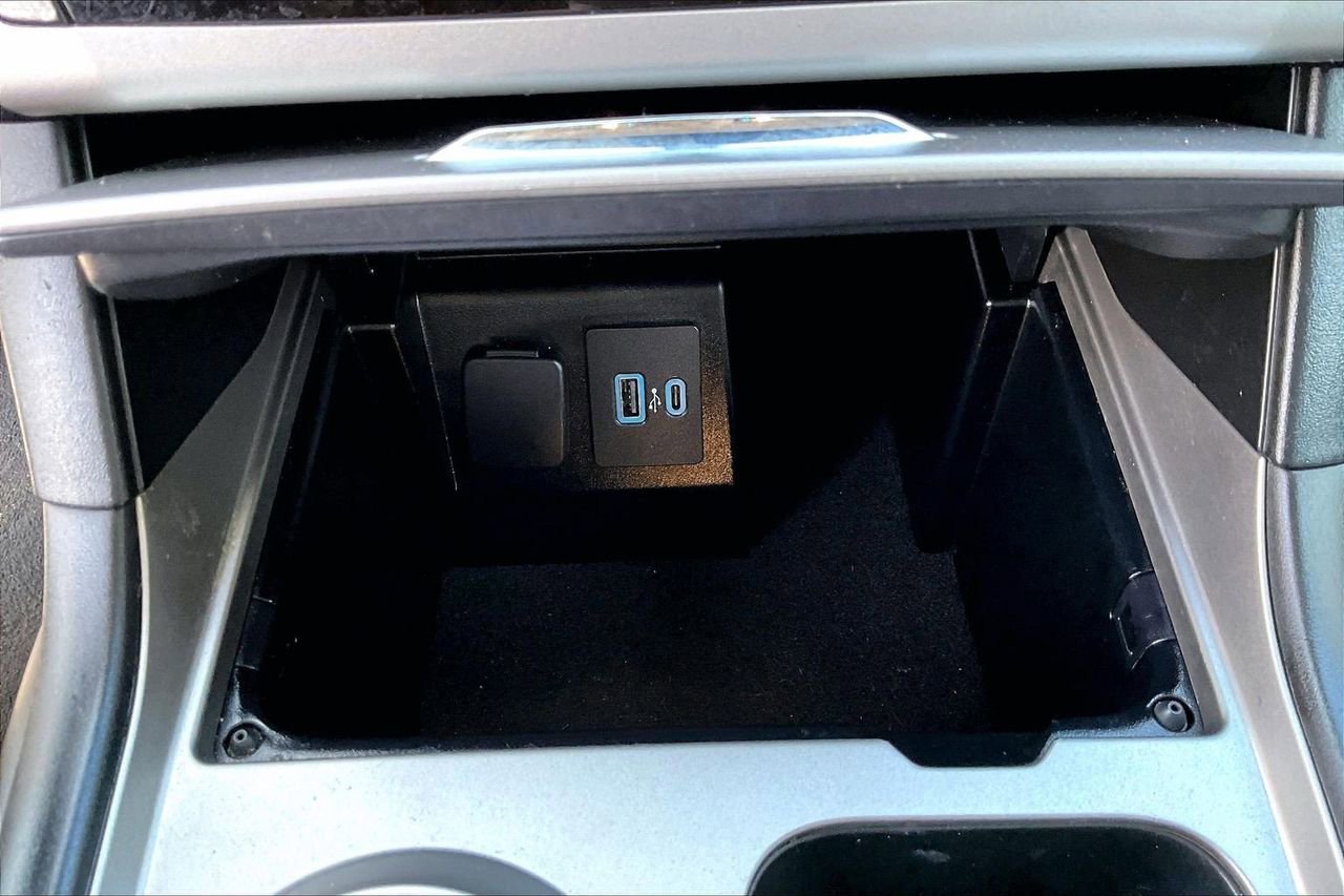 Used 2021 Ford Explorer 4WD w/ Class III Trailer Tow Package image 16