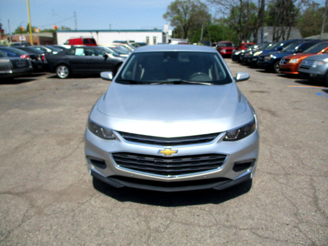 Used 2018 Chevrolet Malibu LT w/ Driver Confidence Package image 3